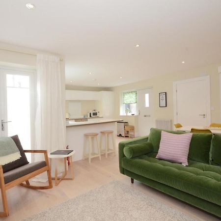 The Mews - 2 Bedroom Luxury, Spacious House With Free Parking York Ngoại thất bức ảnh
