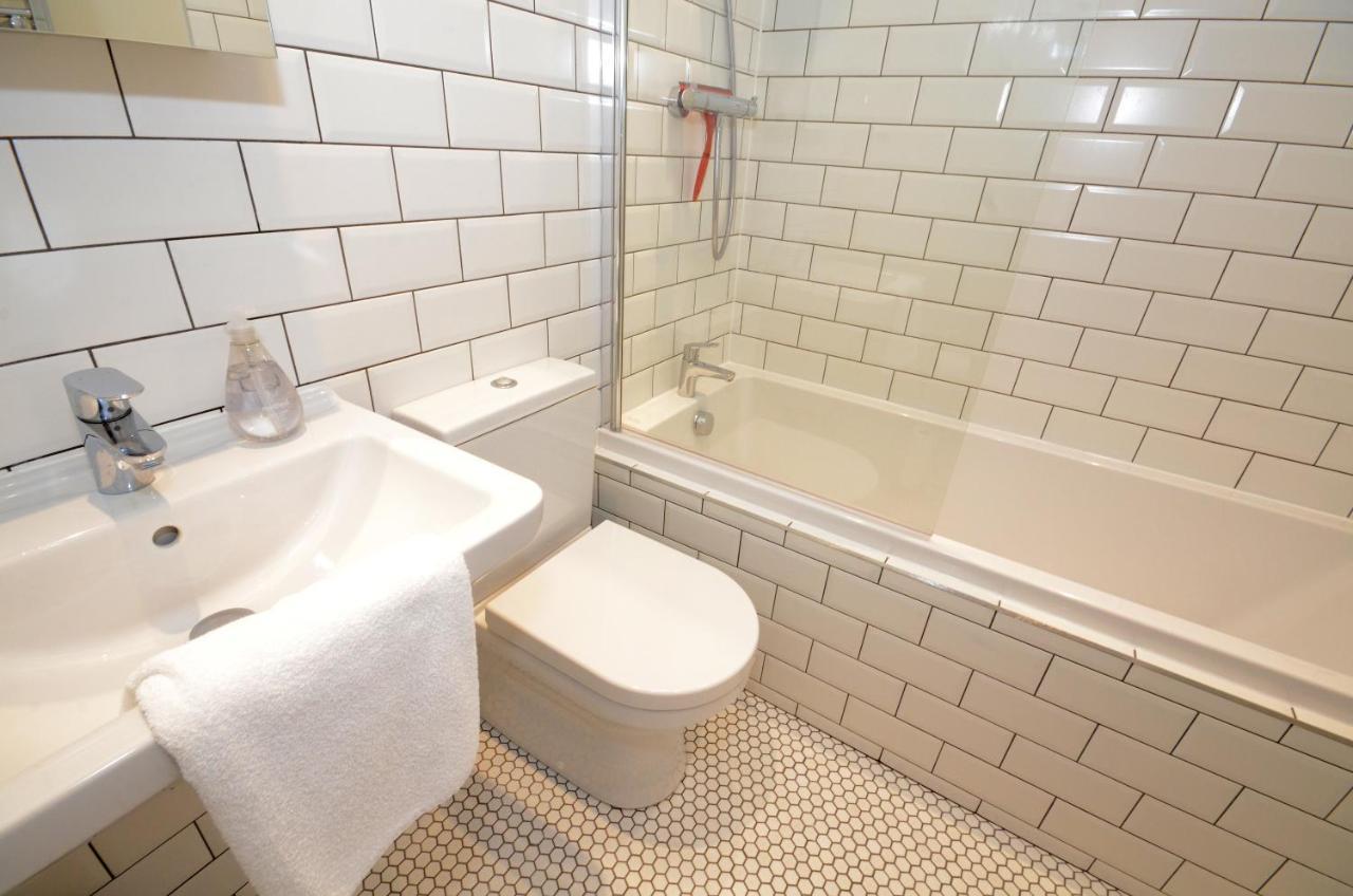 The Mews - 2 Bedroom Luxury, Spacious House With Free Parking York Ngoại thất bức ảnh